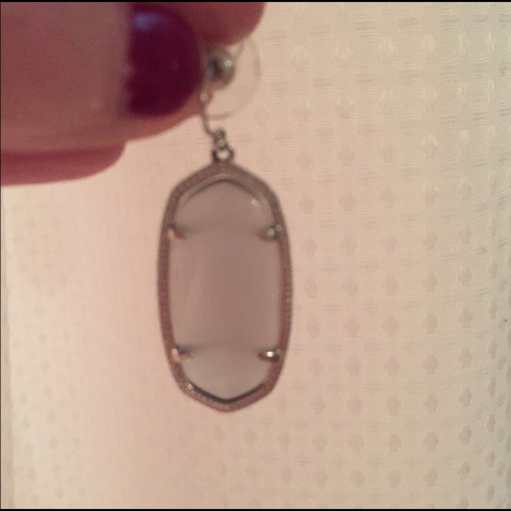 Kendra Scott single earring